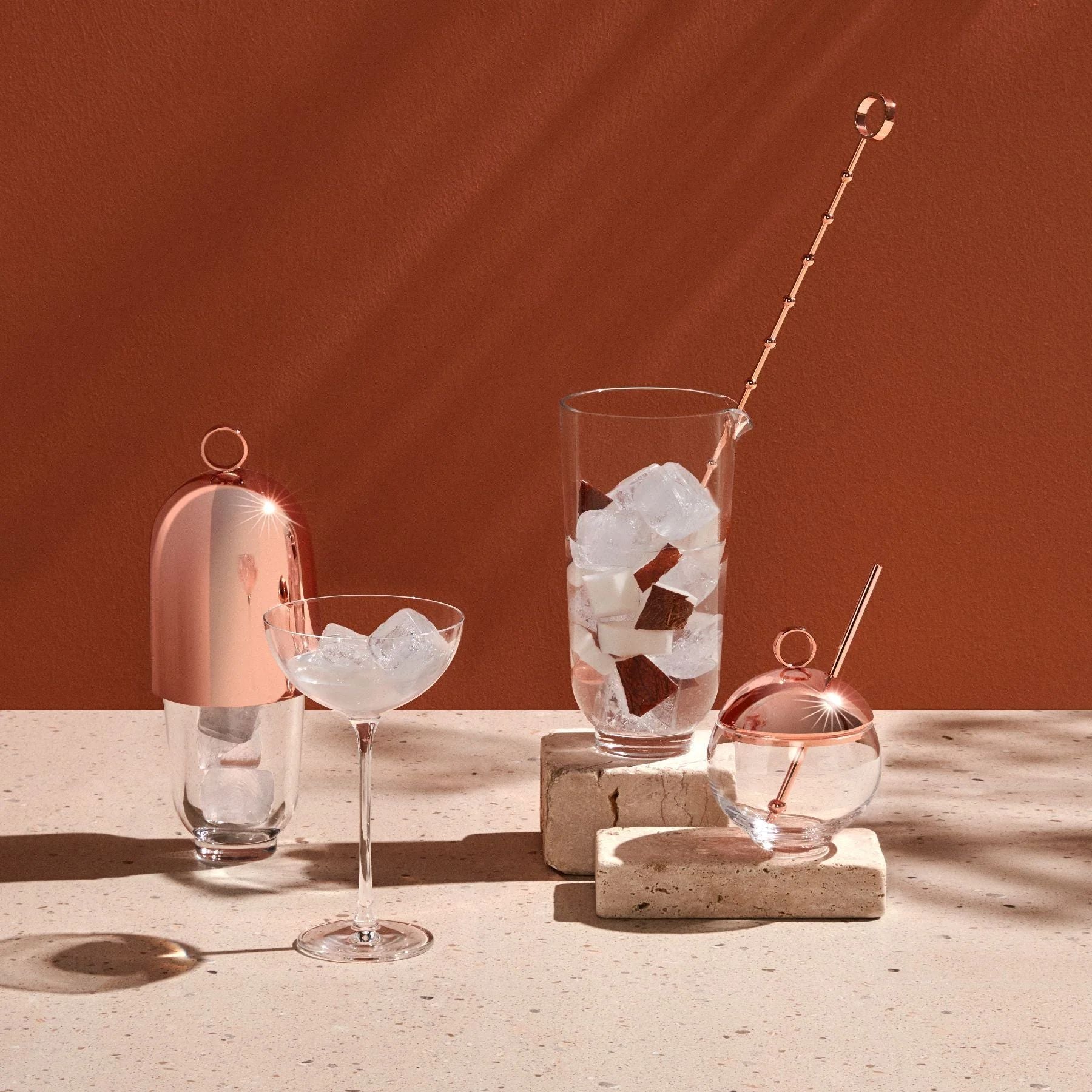 DRINKWARE & BAR